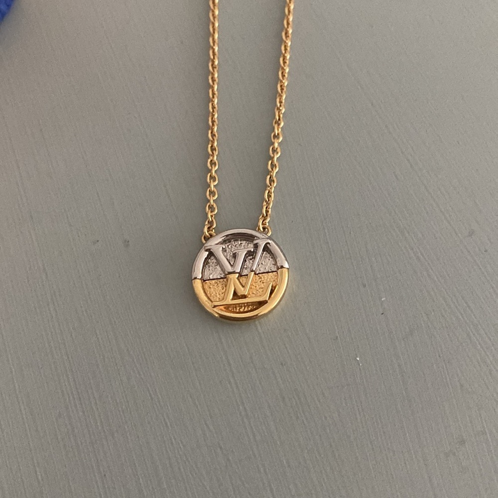LV Bicolor Necklace Collier LtoV Chain